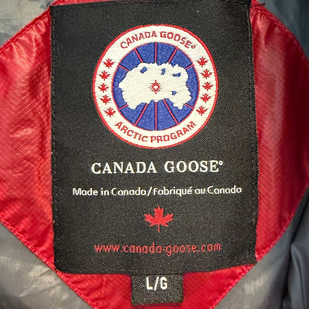 Canada Goose Hybridge Lite Tech Down Jacket - Picture 2 of 11